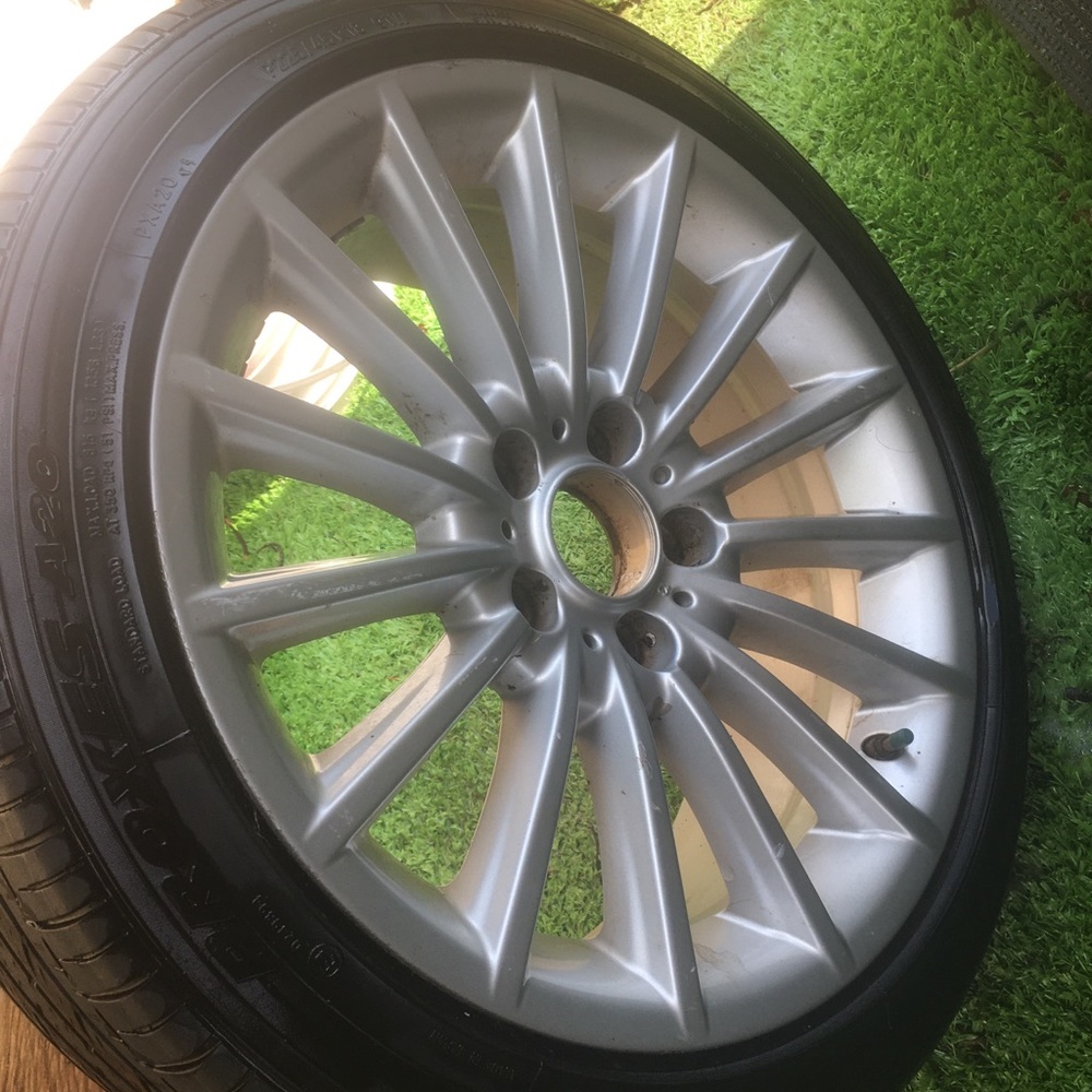 ALY71318 BMW 323i, 328i, 335i Wheel Silver.